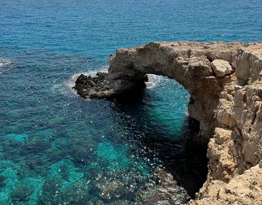 Aya Napa most milosci - życie na Cyprze